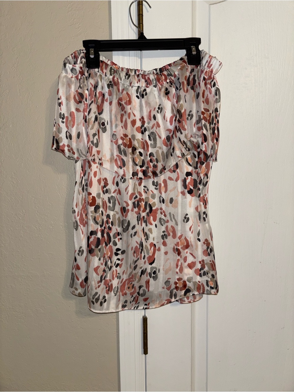 White House Black Market Off-Shoulder Floral Blouse in Pink and Gray